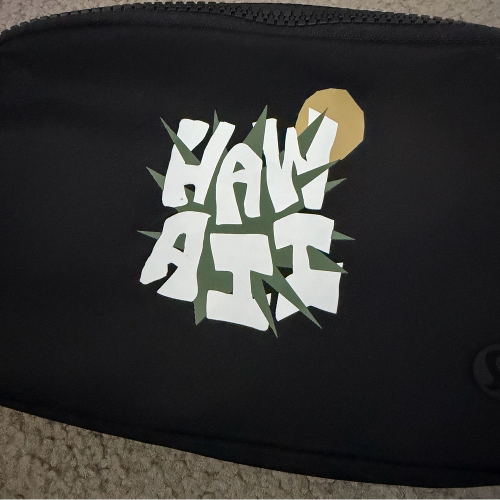 LULULEMON HAWAII EXCLUSIVE EVERYTHING BELT BAG! ✨ - Picture 2 of 4